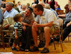 Gilbert Alliman checks in with mom and dad, Elizabeth Carlson and Chris Alliman ’95, Kansas City, Mo.