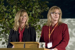 Sisters Lana Dale and Luann Southern speak at the alumni banquet