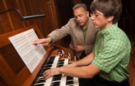 Music faculty member Ken Rodgers teaches an organ lesson