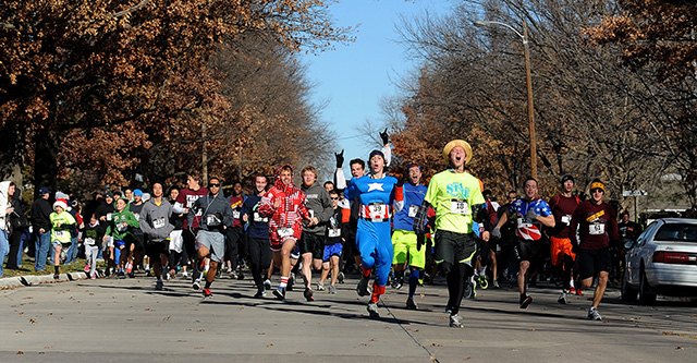 Runners begin the 2012 Howard Hustle.