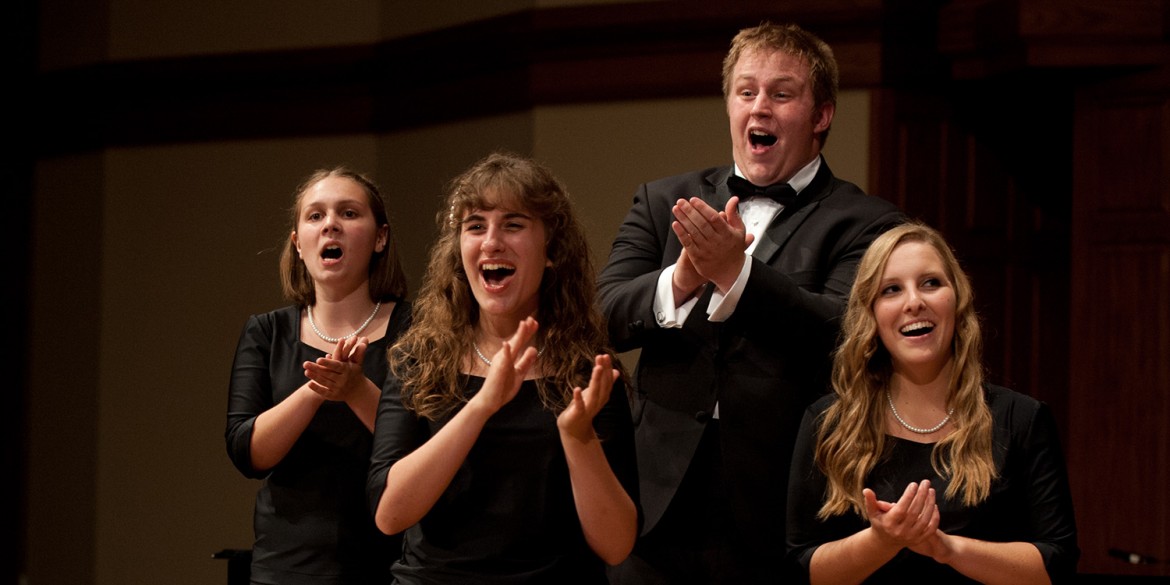 Bel Canto Singers performing