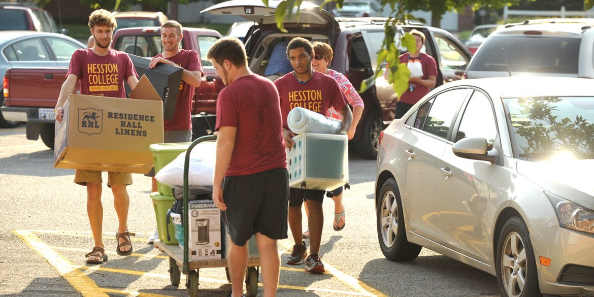 Students move in to Kauffman Court