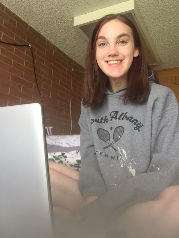 Kaytlen Keough does online work from her dorm room.
