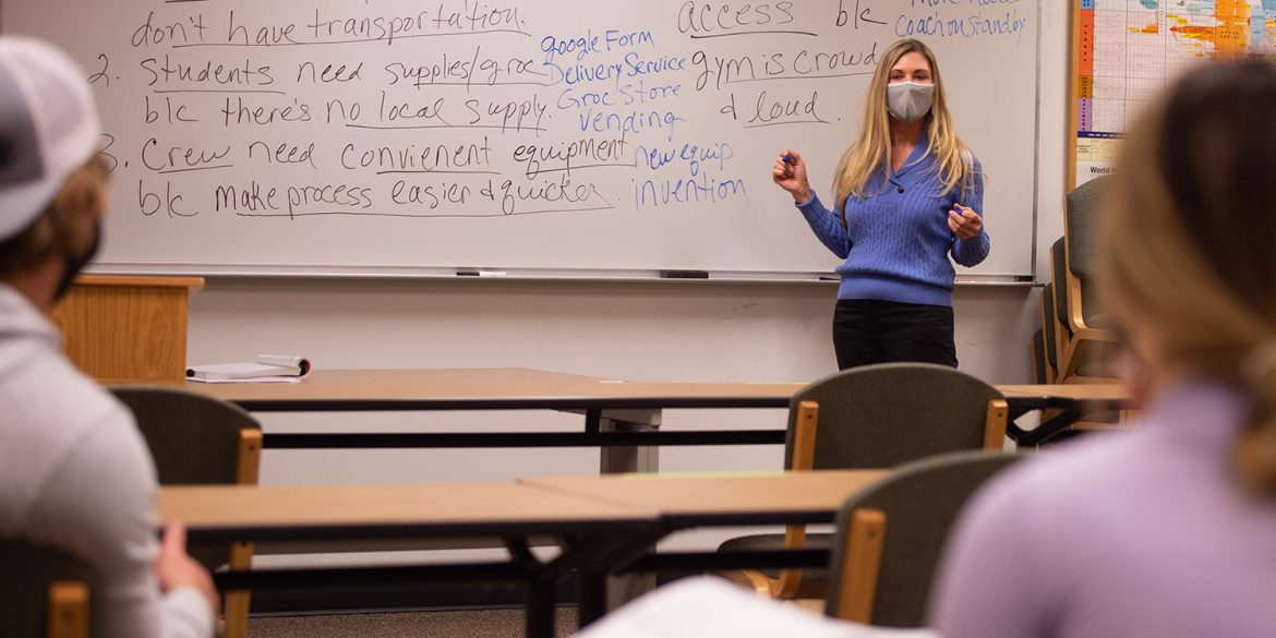 Business prof Debbie McAlister leads a discussion in Entrepreneurship class.