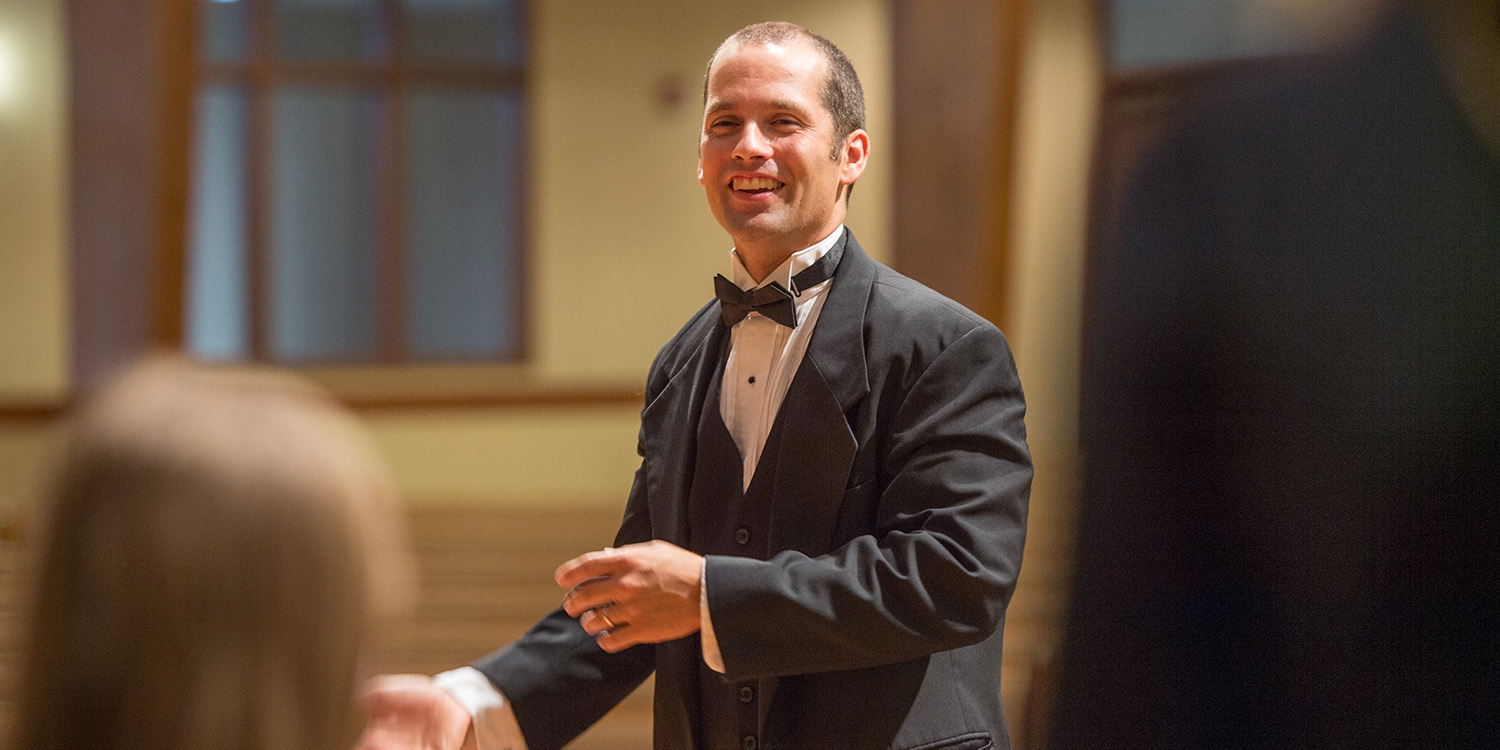 Music Majors - Music Prof Russell Adrian directs Bel Canto Singers