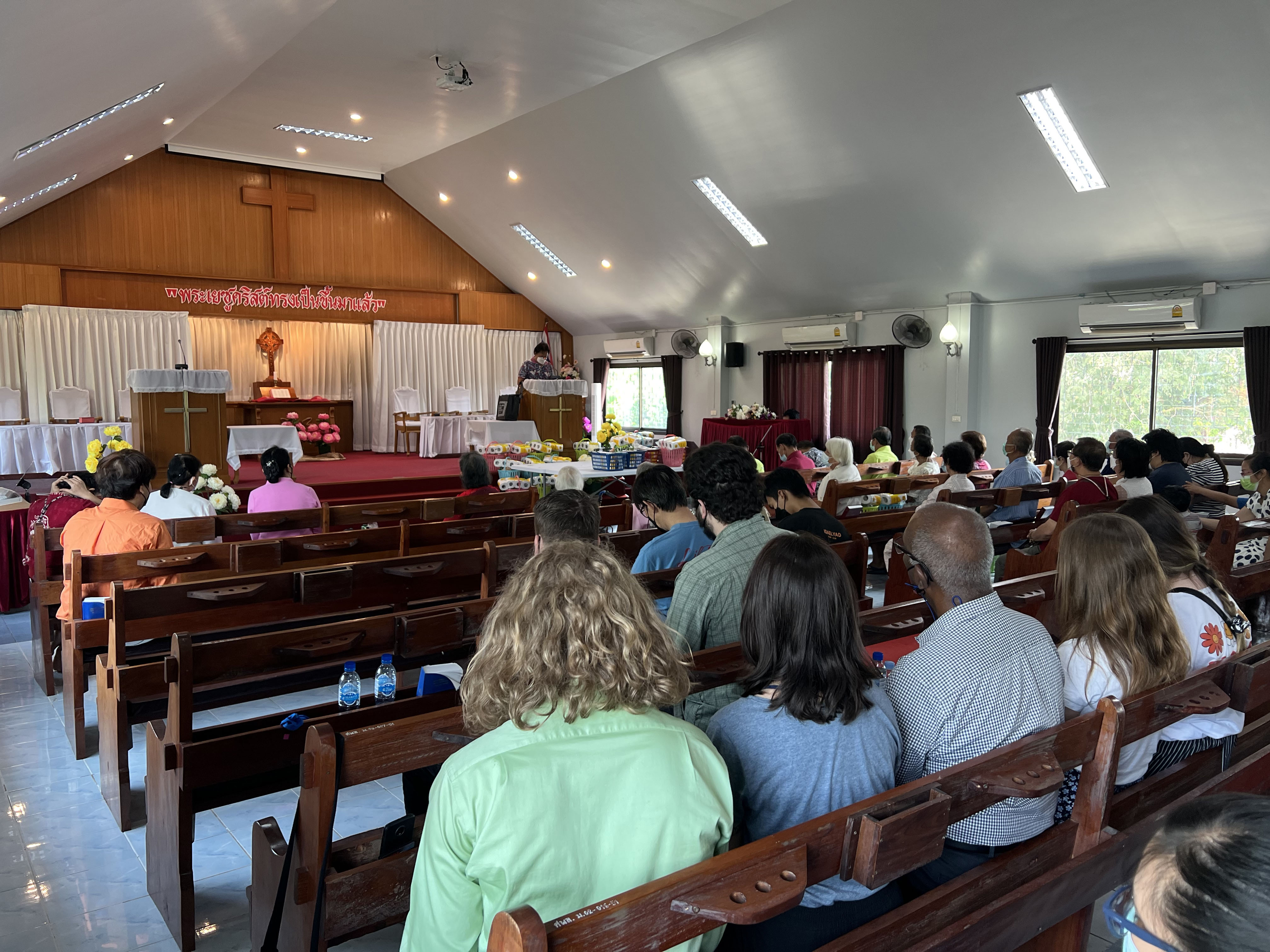 Sripinalai church Easter service