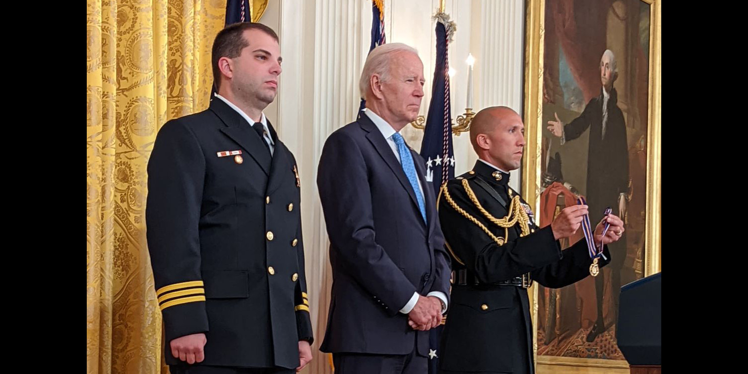 Ryan Sprunger receives Medal of Valor